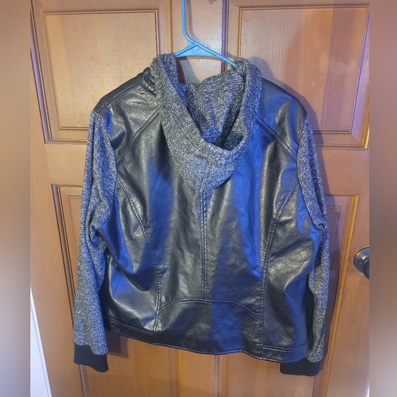 Jason Maxwell Black Leather Jacket - Picture 2 of 6